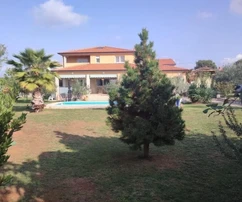 Istrie, Vodnjan, elegantní vila s výhledem na moře a prostornou zahradou