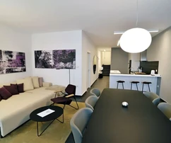 EXKLUZÍVNY APARTMÁN, NA TICHOM MIESTE, 50 M OD MORA!