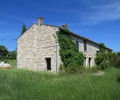 Kamenný vidiecky dom na predaj neďaleko Rovinja v Chorvátsku