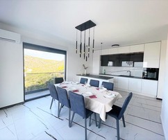 Lussuosa villa a Trogir con splendida vista sul mare in vendita