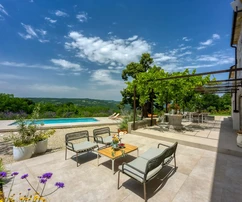 Luxusní vila s bazénem na prodej ve Svete Nedelja v Chorvatsku