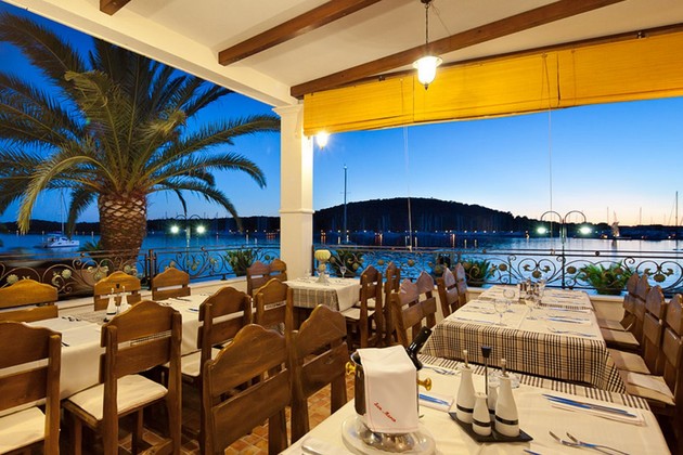 Charming Seaside Property with Restaurant in Rogoznica