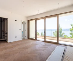 Luksusowa willa na sprzedaż w pierwszej linii brzegowej w Omišu w Chorwacji