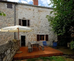 Frata, Istrie&nbsp;: Maison en pierre rénovée sur 3 niveaux avec jardin