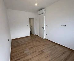 Pag, Šimuni, trojizbový byt s výhľadom na more