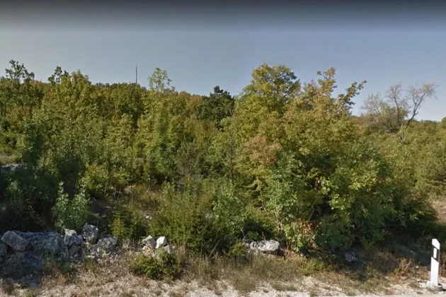 Seget, Ljubitovica, terreno agricolo di 7053 m2, a soli 100 m dall'autostrada