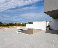 Vodice, casa moderna con piscina y jardín privado, C3