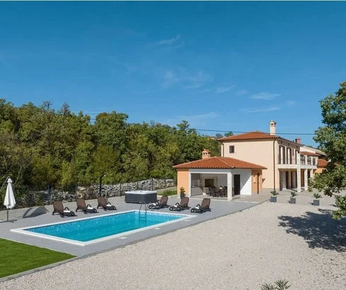 Labin, Rabac – Refugio opulento con piscina y extensos jardines