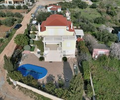 Prodej luxusní vily s bazénem v Tribunji