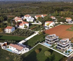 Priestranná vila na predaj v blízkosti Poreča v Chorvátsku