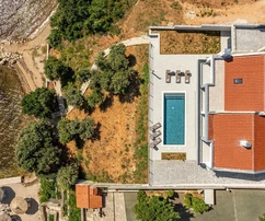 Posedarje, villa moderne et élégante en première ligne au bord de la mer