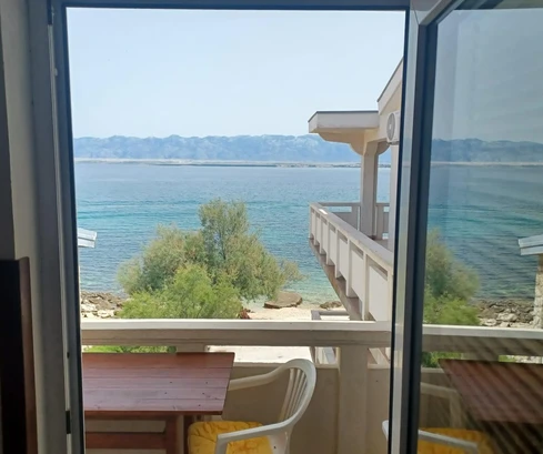 Maison jumelée à vendre avec vue mer à Vir en Croatie