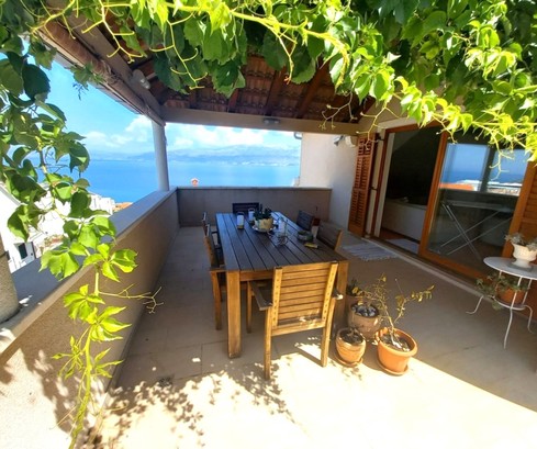 Apartamento familiar de 3 dormitorios con vista al mar en Brac Village