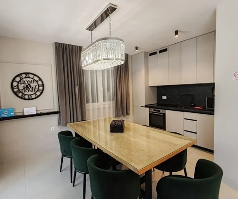 Emplacement exclusif, maisonette à Malinska, île de Krk, à 200 m de la mer !