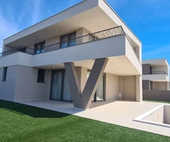 House Linardići, Krk, 213m2