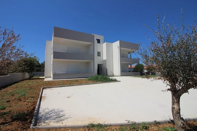Apartamento de nueva construcción con vistas al mar y gran terraza en Vir