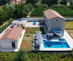 Istria, Svetvinčenat: Casa in pietra con piscina