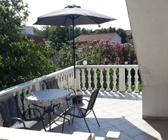 Kuća Sabunike, (8S), 149m2, 6VPM, podijeljena u 3 apartmana