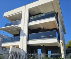 NEUE WOHNUNG IN ATTRAKTIVER LAGE, 150 M VOM STRAND ENTFERNT!