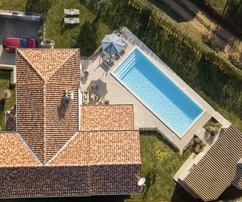 Istria, Višnjan - Moderná vila s bazénom a panoramatickým výhľadom na more