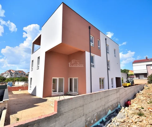 Vodice S1 apartment with pool near the center and the beach