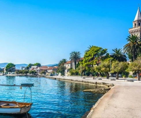 Villa en venta en Kaštel Štafilić a pocos pasos del mar en Croacia