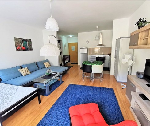 Elegantný štúdiový byt s balkónom na ostrove Brač na predaj