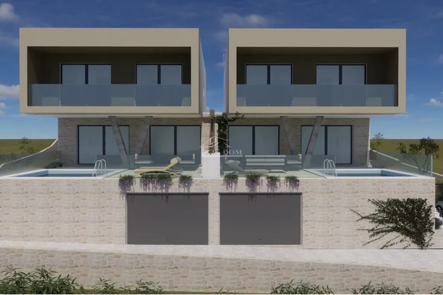 Vodice - casa a schiera con piscina e garage, vista mare