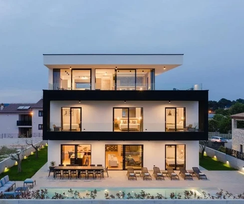 Moderní a luxusní vila s bazénem a panoramatickým výhledem na moře, Pula, ISTRIE
