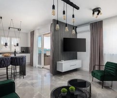 Marina, two-bedroom newly renovated apartment 67 m2 with parking, first row to the sea