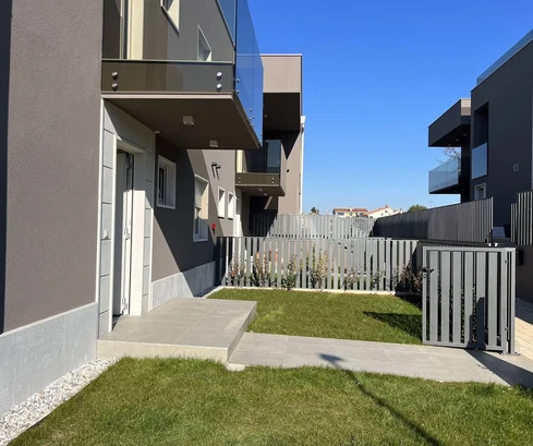 Appartement spacieux avec terrasses à vendre à Poreč en Croatie