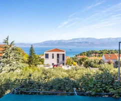 Seaside home for sale in Supetar Brač with ocean views in Croatia