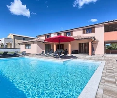 <p>Descubre la vida auténtica en Barban, Istria: villa espaciosa con piscina privada</p>