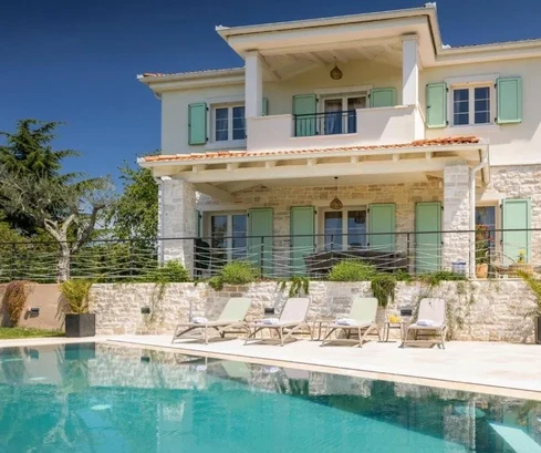 Poreč Vicinity: Enchanting stone villa with modern elegance