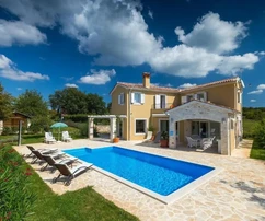 Istrie, Sveti Lovreč : Maison confortable avec piscine