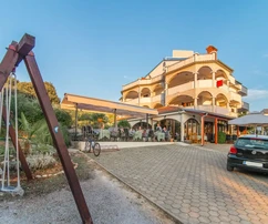 Vrsar, Istria – Unique investment: hotel, spa & apt