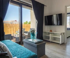 Pula, Gregovica, three residential units in a sought-after location