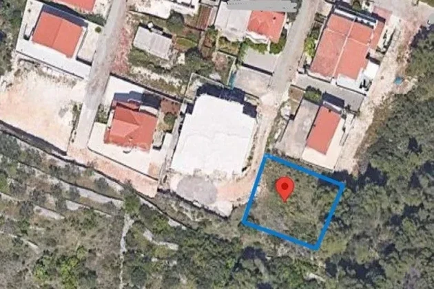 Trogir-Okolica, Arbanija, stavebný pozemok 370 m2, 200 m od mora
