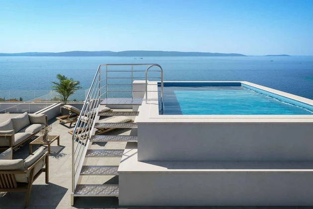 Ático en venta con piscina y vistas al mar en Croacia