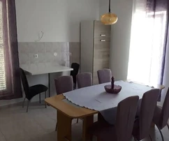 Tengerparthoz közeli otthon Šibenik mellett eladó Horvátországban