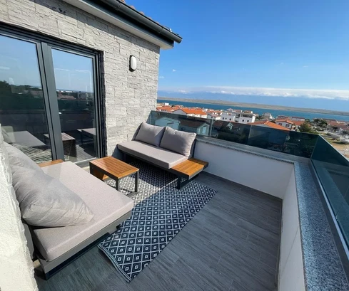 Bájos nyaraló apartman csak néhány lépésre a strandtól - Vir