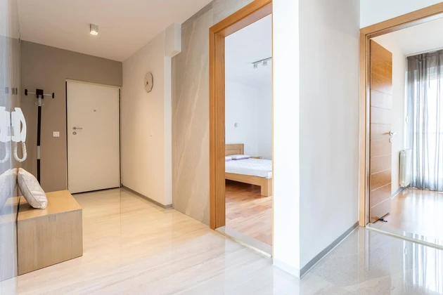Prostorný třípokojový byt po rekonstrukci o rozloze 93 m² na prodej ve čtvrti Split 3 v Chorvatsku