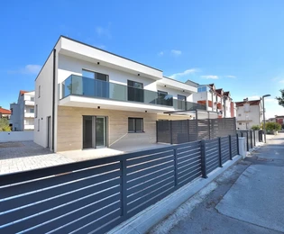 Vodice - NUOVA COSTRUZIONE S2 Casa bifamiliare vicino alla spiaggia