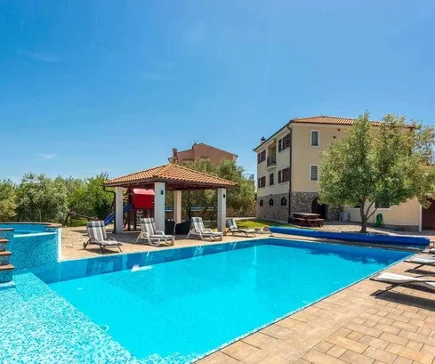 Dobrinj - Luxusní vila s bazénem na 3 500 m²