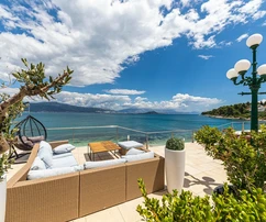 Villa frente al mar en venta en Čiovo, Croacia