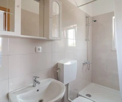 Casa en venta en Splitska en la isla de Brač con vistas al mar en Croacia