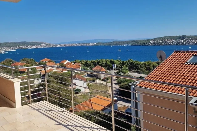 Seget D., penthouse s 2 spálňami, 106 m2, panoramatický výhľad na more