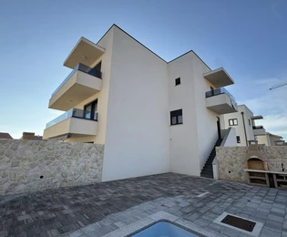 Pag, Povljana, apartament z basenem, 350 m od morza