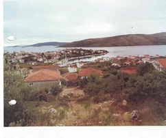 Seget Vranjica, stavebný pozemok 1708 m2, výhľad na more