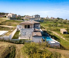 Villa moderna con piscina in vendita a Momiano in Croazia
